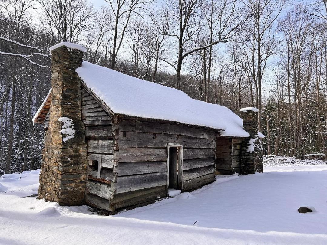 Tucked Away Cabin Пиджен-Фордж Экстерьер фото